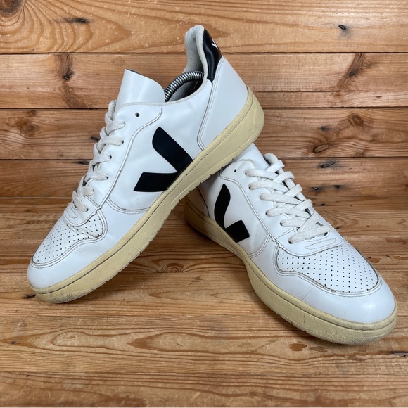 VEJA V 10 Trainers Size UK 9 Mens White Black Leather Lace Up Casual Low Shoes - Picture 5 of 13